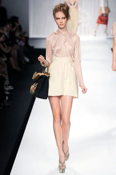 Look 17